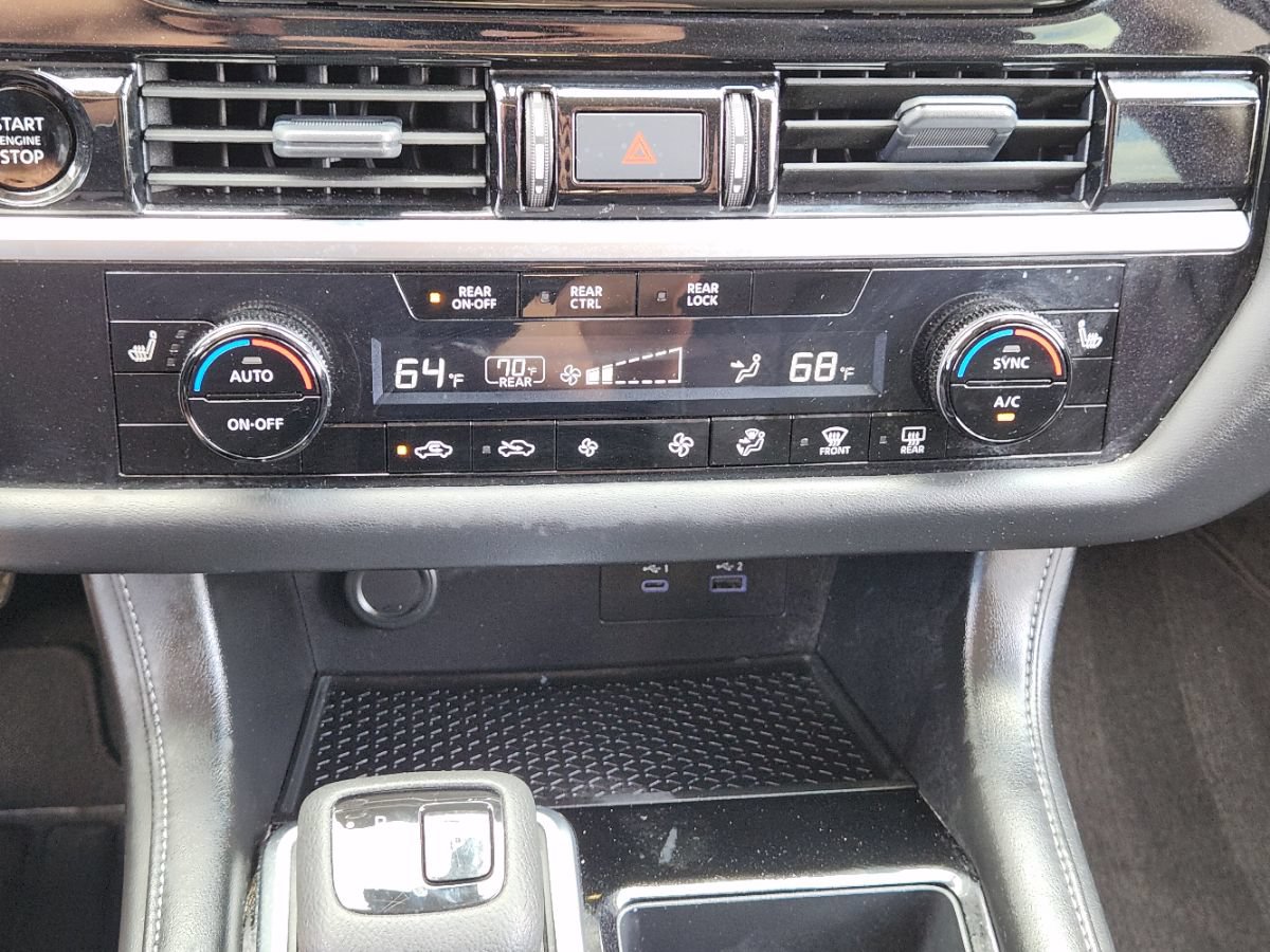 Used 2025 Nissan Pathfinder SV w/ Black Appearance Package FWD image 33