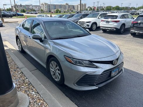 Used 2021 Toyota Camry LE AWD/4WD image 7
