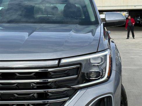 New 2026 Volkswagen Atlas SE image 3