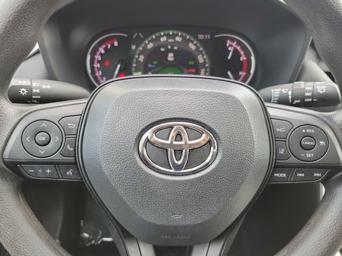Used 2025 Toyota RAV4 XLE w/ Convenience Package FWD image 26