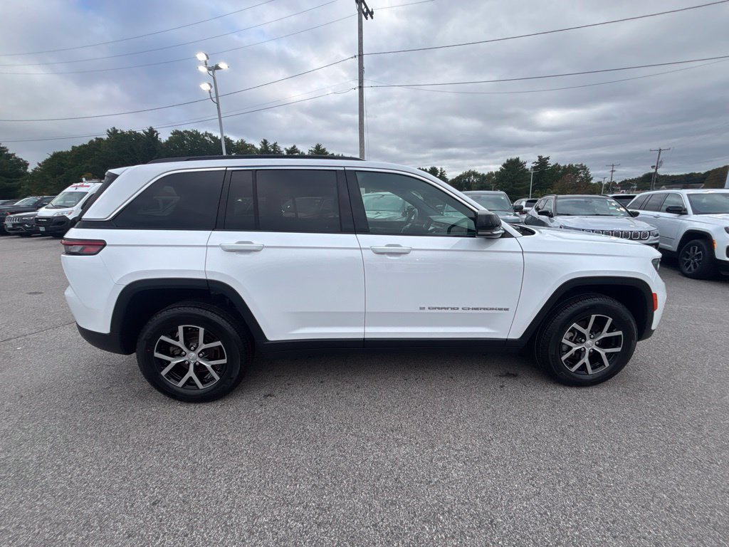 Certified 2024 Jeep Grand Cherokee Limited AWD/4WD image 6