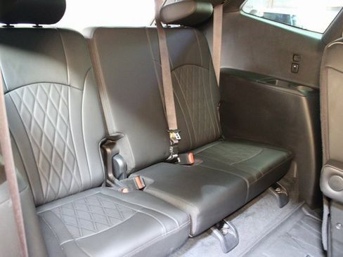 Used 2023 Buick Enclave Avenir image 14