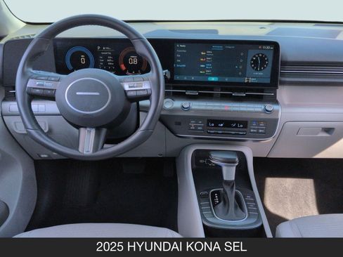 Used 2025 Hyundai Kona SEL image 13