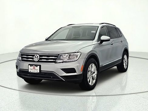 Used 2021 Volkswagen Tiguan SE FWD image 2
