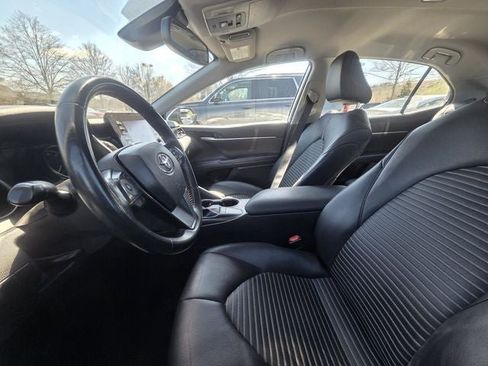 Used 2023 Toyota Camry SE w/ Convenience Package image 10