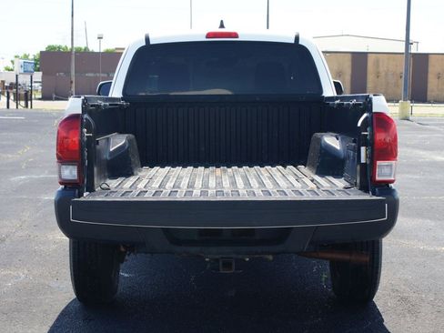 Used 2020 Toyota Tacoma SR AWD/4WD image 13
