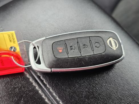 Used 2024 Nissan Pathfinder SV FWD image 28