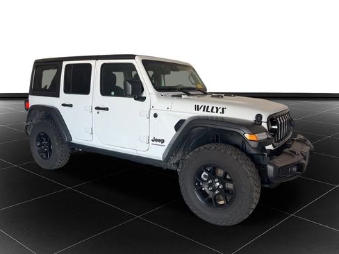 Used 2025 Jeep Wrangler Willys image 7