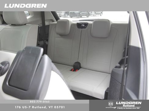 Used 2020 Volkswagen Tiguan SEL w/ 3rd Row Seat Package image 37