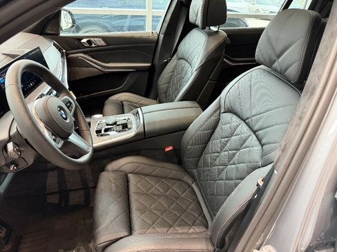 New 2026 BMW X7 xDrive40i w/ M Sport Package AWD/4WD image 12