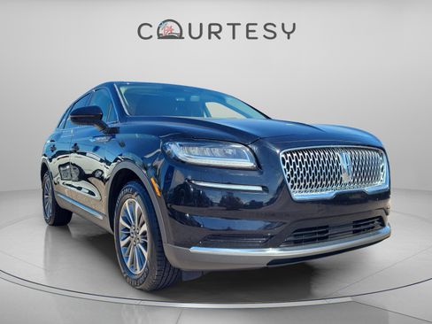 Used 2021 Lincoln Nautilus Reserve image 5