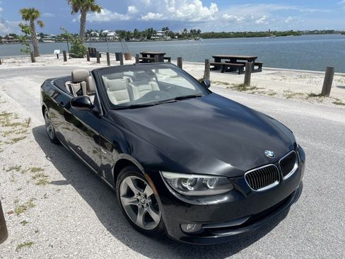 Used 2013 BMW 335i Convertible w/ Premium Pkg RWD image 27