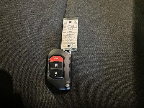 Used 2025 Jeep Gladiator Sport AWD/4WD image 34