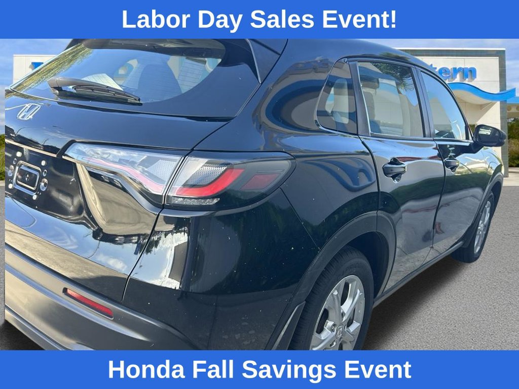 Used 2023 Honda HR-V LX image 9