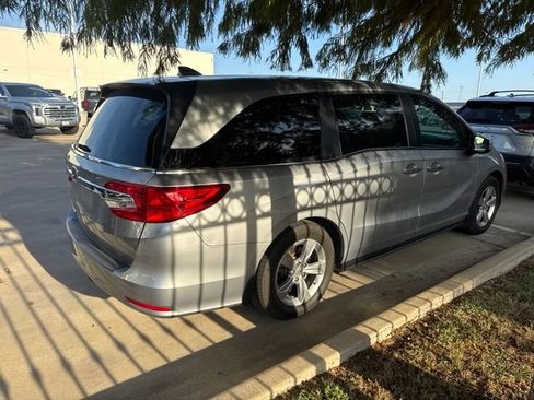 Used 2018 Honda Odyssey EX-L image 3