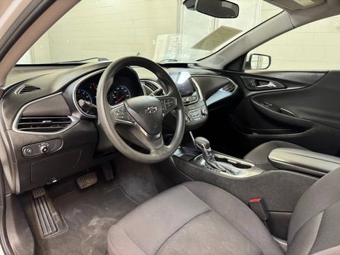 Used 2021 Chevrolet Malibu LT FWD image 13