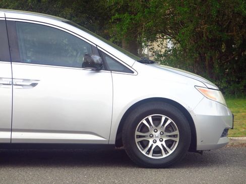 Used 2011 Honda Odyssey EX image 23