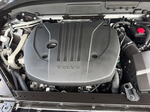 Certified 2024 Volvo XC60 B5 Plus w/ Protection Package Premier AWD/4WD image 29