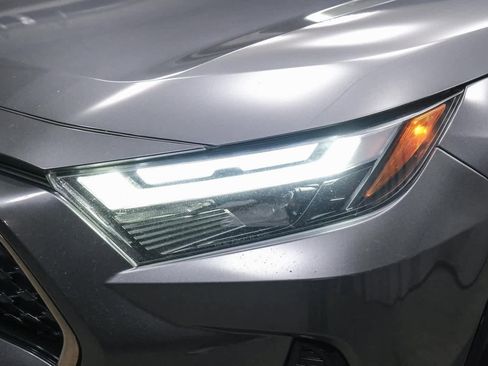 Used 2023 Toyota RAV4 SE image 6