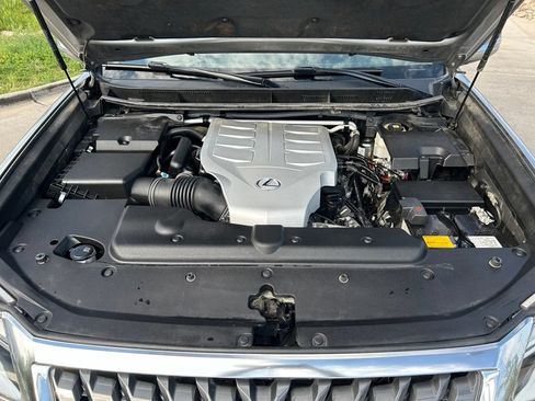 Used 2023 Lexus GX 460 Premium w/ Accessory Package AWD/4WD image 35