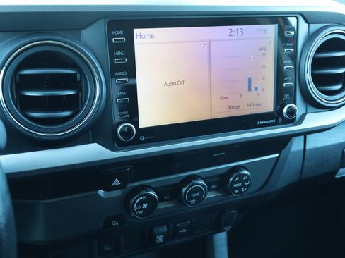 Used 2020 Toyota Tacoma SR5 image 19