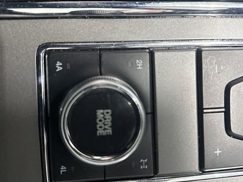 Used 2020 Ford Expedition XLT AWD/4WD image 16