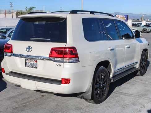 Used 2021 Toyota Land Cruiser image 9
