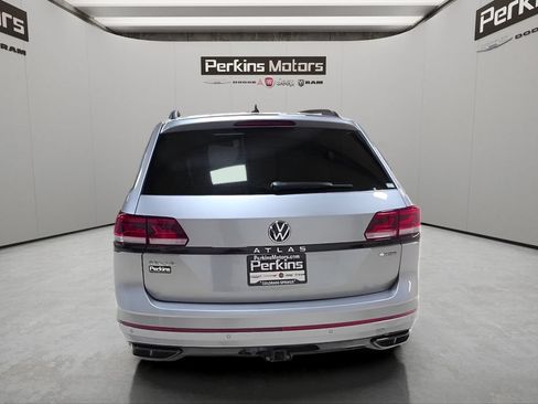 Used 2023 Volkswagen Atlas SEL R-Line AWD/4WD image 4