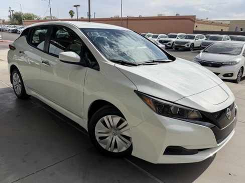 Used 2025 Nissan Leaf S FWD image 6
