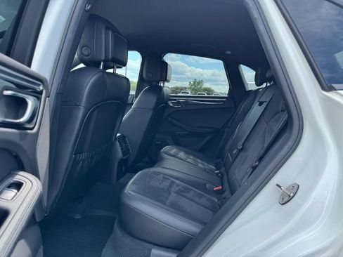 Used 2018 Porsche Macan AWD/4WD image 9