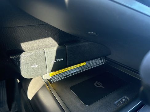 Used 2021 Toyota Camry XLE image 21