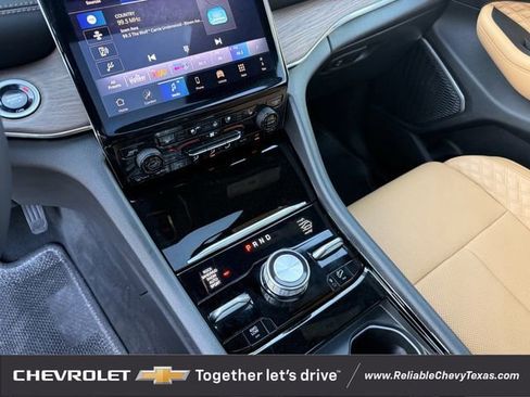 Used 2025 Jeep Grand Cherokee L Summit w/ Obsidian Package image 16