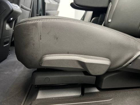 Used 2025 Cadillac XT6 Premium Luxury image 15