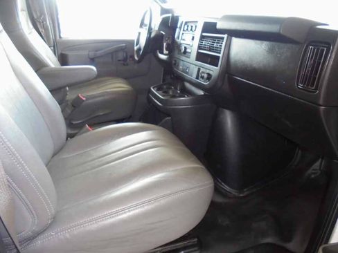 Used 2021 GMC Savana 2500 w/ Driver Convenience Package RWD image 9