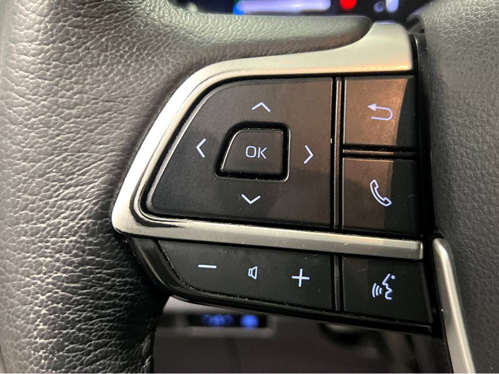 Used 2022 Toyota Sienna XLE AWD/4WD image 12