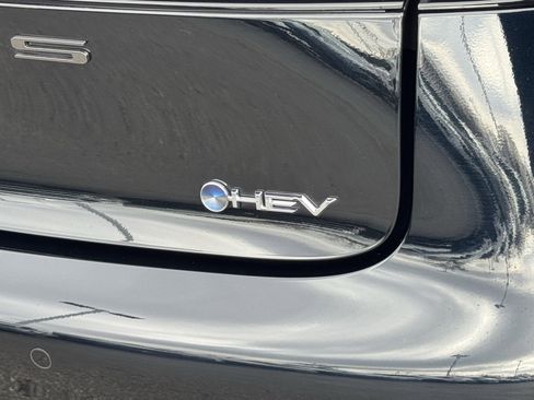 Used 2025 Toyota Prius LE image 39