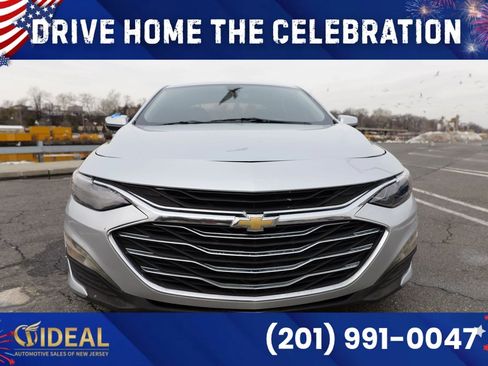 Used 2020 Chevrolet Malibu LT FWD image 2