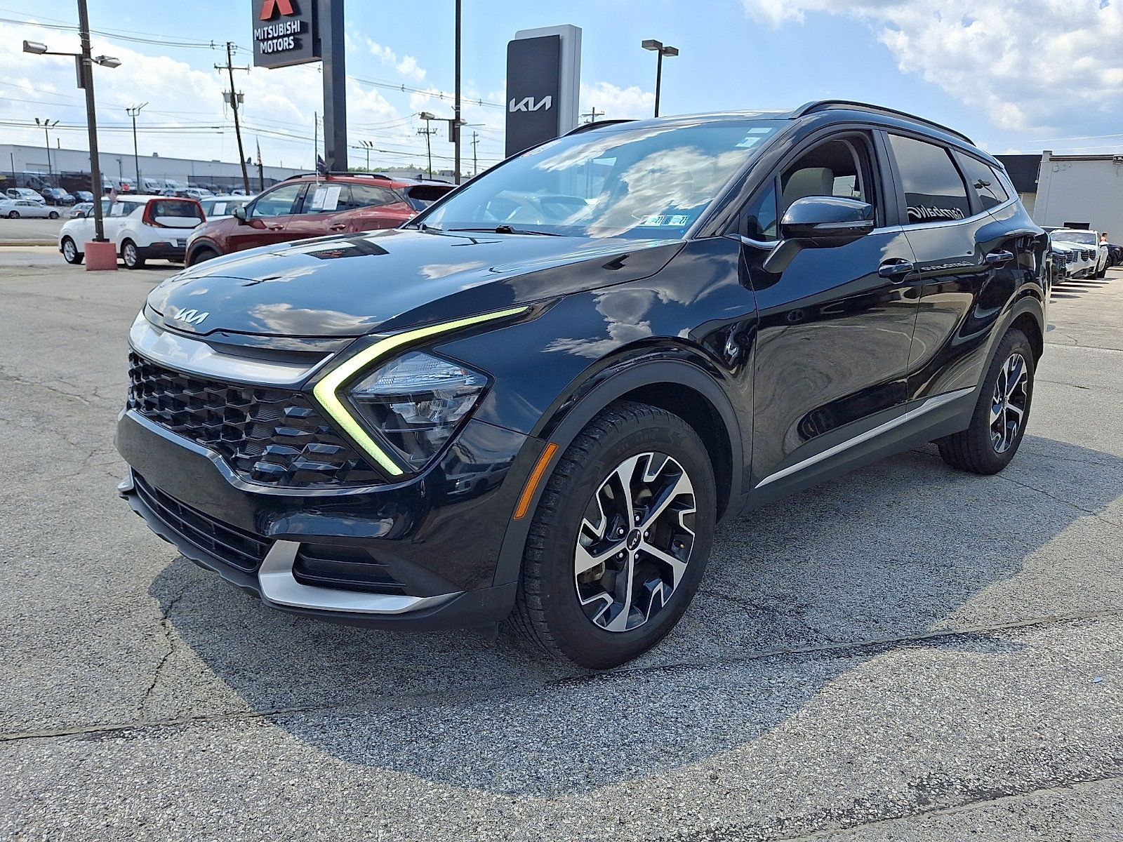 Used 2023 Kia Sportage EX w/ EX Premium Package AWD/4WD image 3