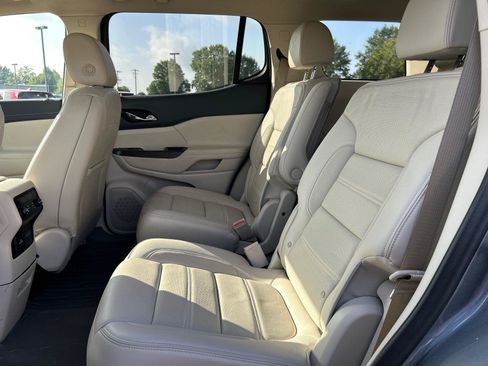 Used 2020 GMC Acadia Denali w/ Technology Package FWD image 39