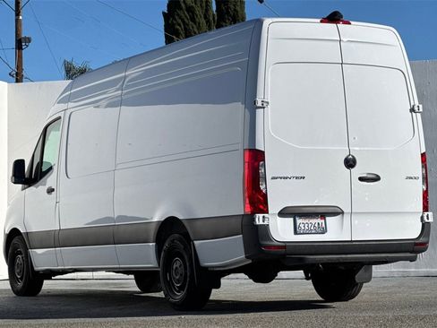 Used 2024 Mercedes-Benz Sprinter 2500 image 6