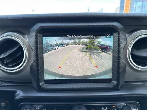 Used 2020 Jeep Wrangler Unlimited Sahara AWD/4WD image 36