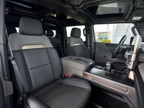 Used 2025 GMC Hummer EV 3X image 29