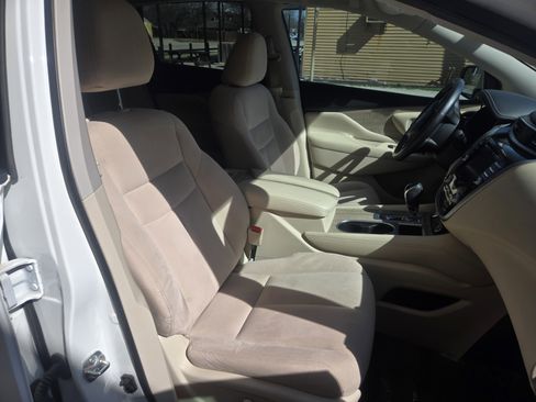 Used 2019 Nissan Murano SV image 9