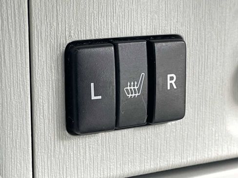 Used 2014 Toyota Prius V Five image 23