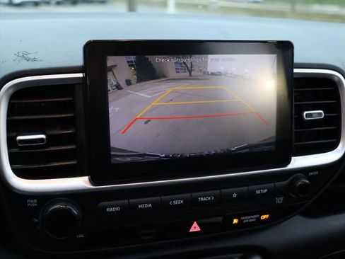 Used 2022 Hyundai Venue SEL w/ Cargo Package image 24