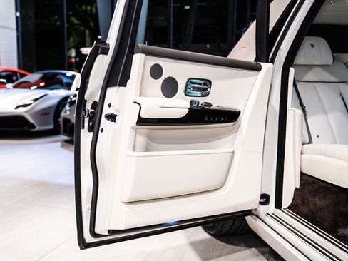 Used 2026 Rolls-Royce Phantom Sedan RWD image 12