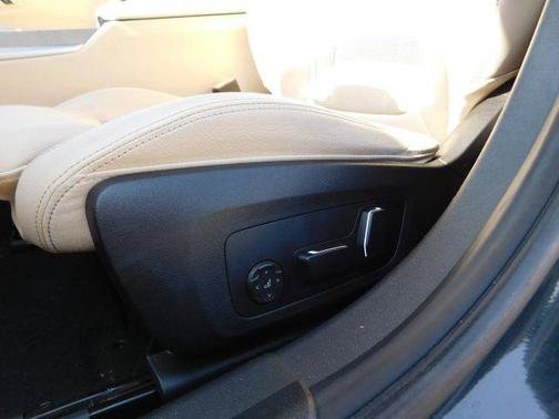 Used 2025 BMW 330i Sedan RWD image 13