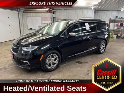 Used 2023 Chrysler Pacifica Limited