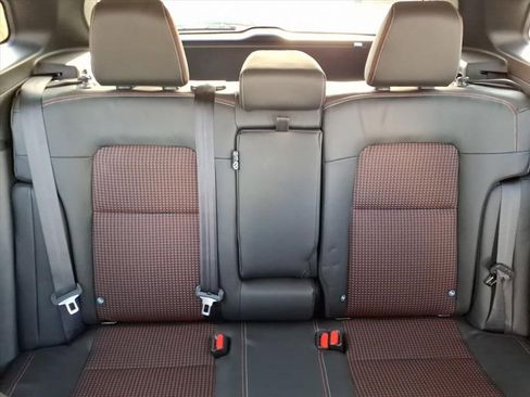 Used 2025 Nissan Kicks SR image 11