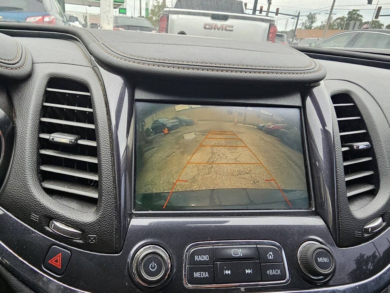 Used 2016 Chevrolet Impala LT FWD image 19